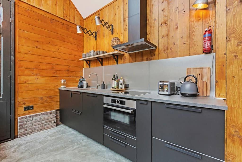 Uniek Houten Huis Nabij Bos En Plassen Hollandsche Rading Екстер'єр фото